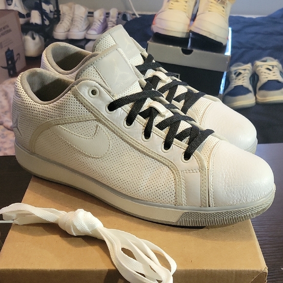 Jordan Sky High Low Rare "White Wolf Grey" (2011) Mens 10.5 Womens 12 EUC - Picture 3 of 10